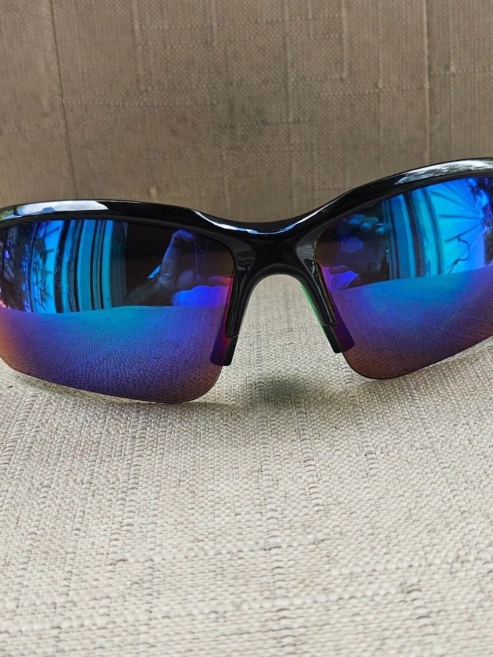 Men Wrap Style Sunglasses Fashion Eyewear Mirror Lenses Black/Green Plastic